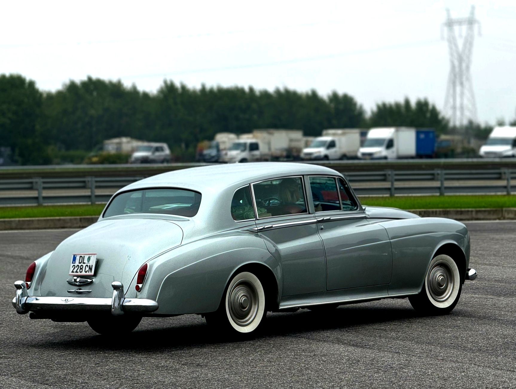 Test zużycia: ile kosztuje jeden dzień torowy w Rolls-Royce’u w porównaniu z typowym projektem driftowym Test zużycia: ile kosztuje jeden dzień torowy w Rolls-Royce’u w porównaniu z typowym projektem driftowym